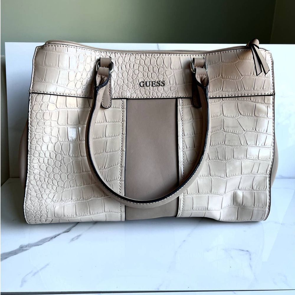 GUESS Pebbled Leather Beige Purse